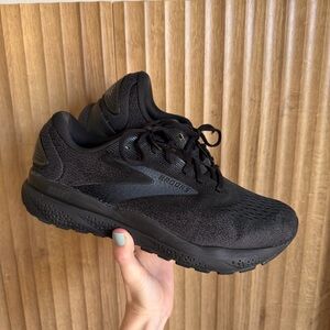 BROOKS Ghost 16 Black Running Shoe Sneakers Size 11 Wide